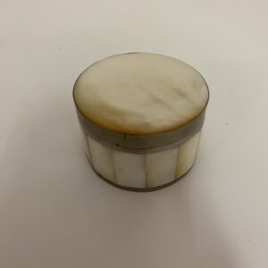 Boite ronde "Nacre et métal"