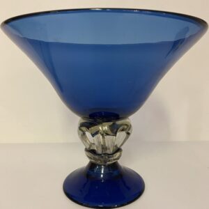 Coupe verre soufflé bleue et translucide